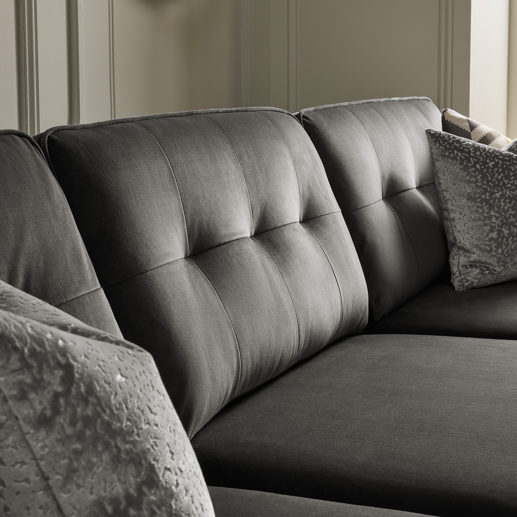 Purley Chaise Sofa in Plush-Slate
