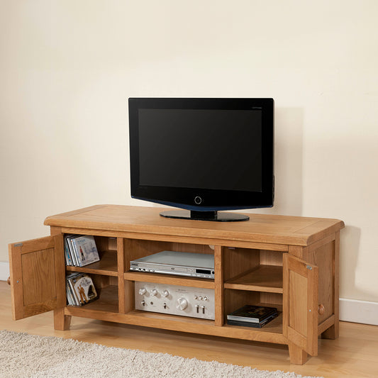 Solid wood TV unit with two shelves and side cupboards in natural oak finish